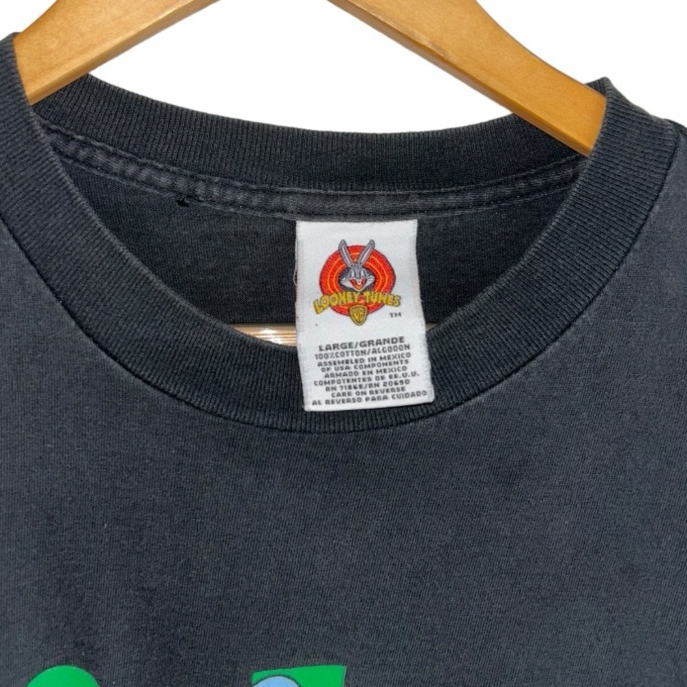 VINTAGE Looney Tunes | Trick or Treat Tweety Bird shirt - Picture 3 of 10